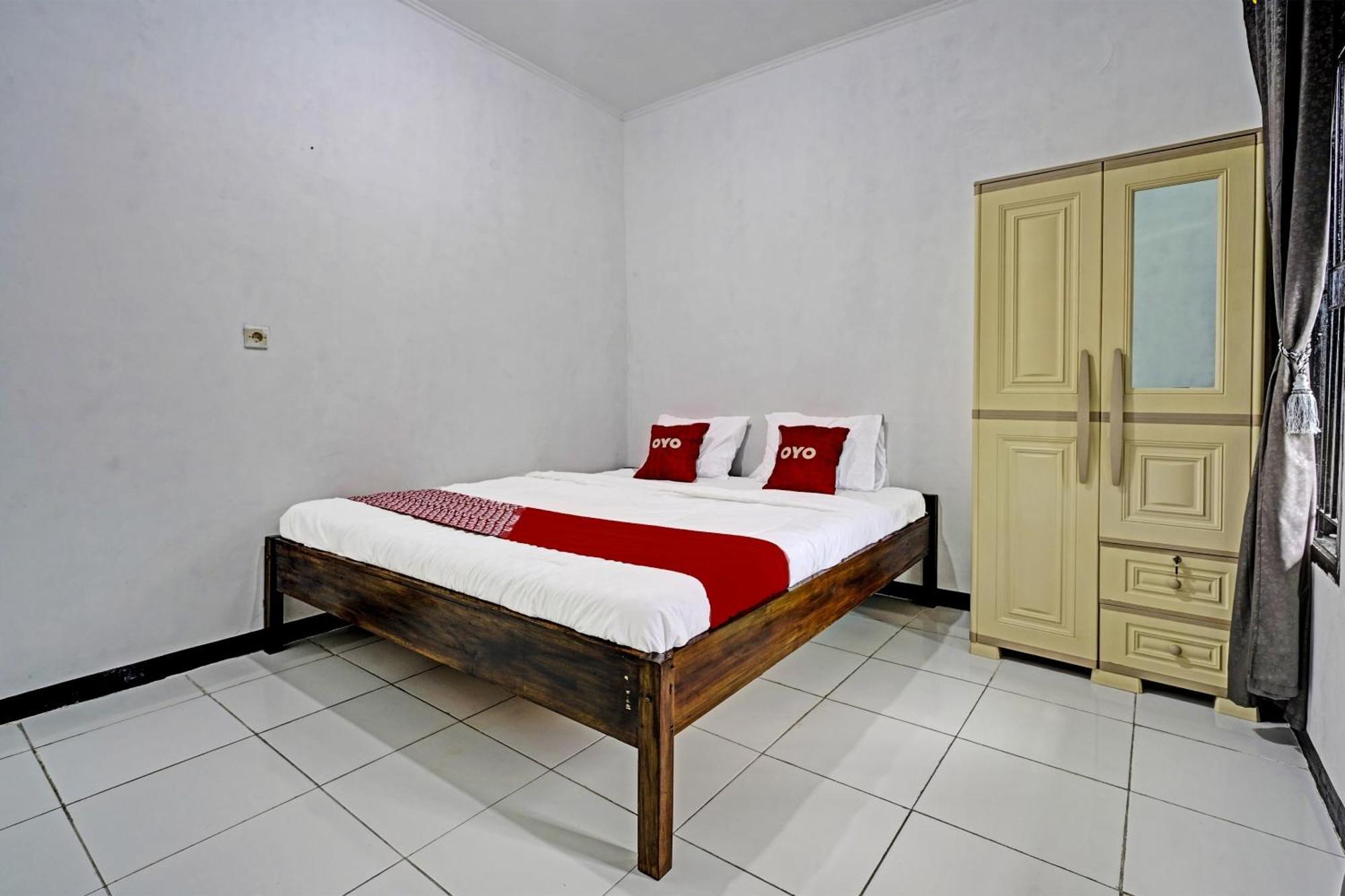 Oyo 91334 Permata Papua Guest House Pameungpeuk  Exteriér fotografie